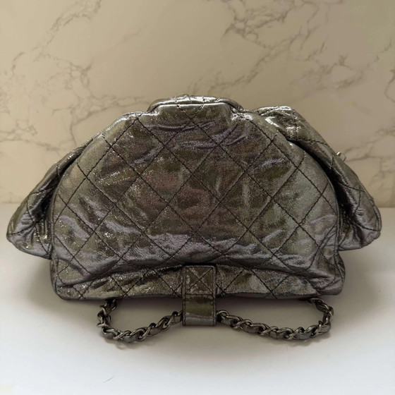 Chanel mini Mochila plateada metálica – Cristal, Modern (photo 15 of 15)