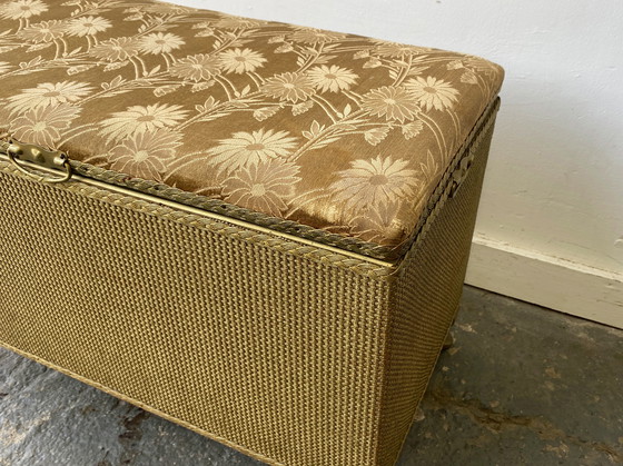 Image 1 of Boîte à couvertures / Ottoman Lloyd Loom vintage des années 1950