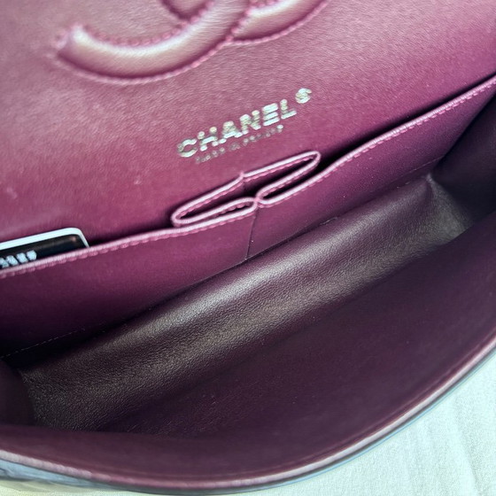 Chanel Classic Flap Medium – Crossbody bags, Lambskin (photo 15 of 16)