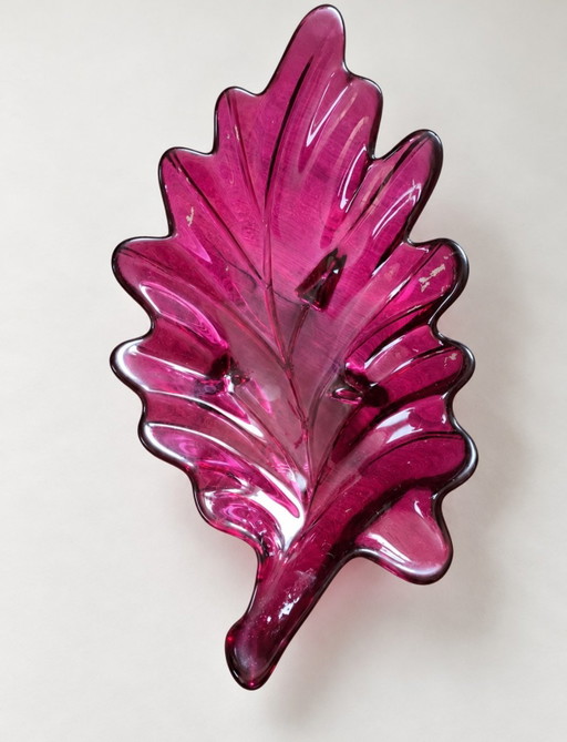 Vintage Magenta/Fuchsia Blattschale von Vidrios San Miguel