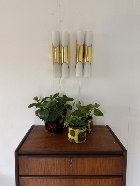 Image 1 of 2 appliques murales vintage en laiton et verre dépoli, Paul Neuhaus ‘70