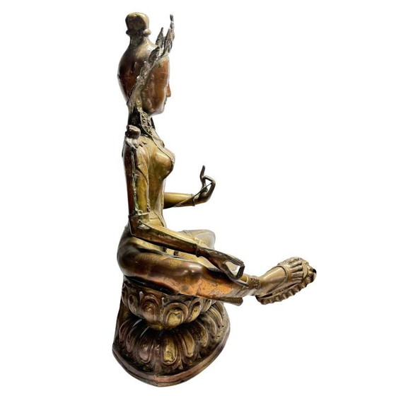 Antigua estatua tibetana de Tara en bronce dorado al fuego – lote 463 – Esculturas, Bronze, Gold (photo 4 of 17)