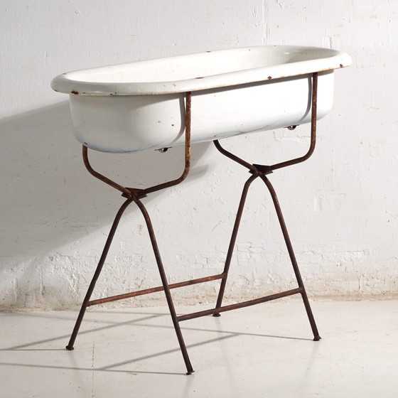 Antique bathtub in enamelled iron – Central Europe, circa 1950 #3 – Decorative Objects, Industrieel (photo 8 of 40)