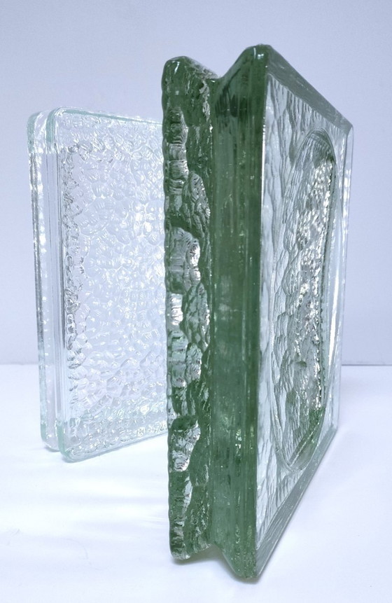 Image 1 of zwei Schmucktabletts aus Glas in Kopfsteinpflasterform aus den 1970er Jahren