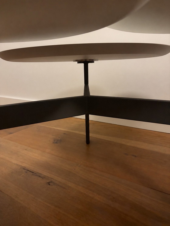 Table basse design Leolux Ninfea avec 3 plateaux pivotants, Tables basses, Bois, Métal, Gris (photo 7 sur 14)