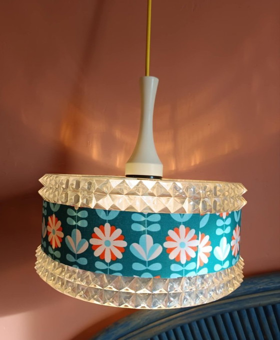 Image 1 of Decorazione vintage anni '70 in plexiglas e fiori appesi