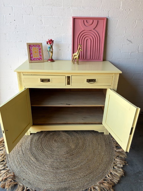 Commode ancienne vintage relookée jaune beurre – Buffet bas, Wood (photo 8 of 16)