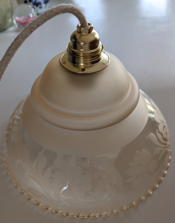 Image 1 of nostalgische sfeervolle glazen lampenkap met bloemmotief
