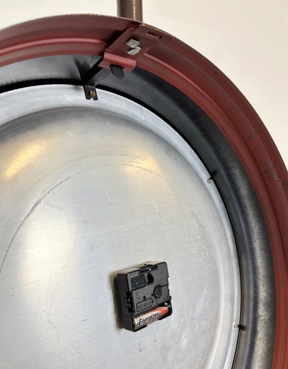 Image 1 of Grote industriële bakelieten dubbelzijdige fabrieksklok van Pragotron, jaren 50