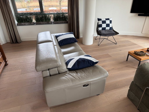 Montel tweezitsbank in goede staat