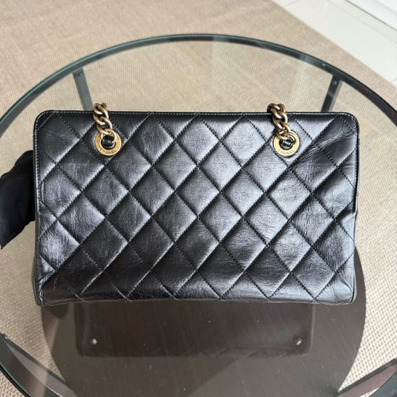 Image 1 of Chanel Shopping Tote - Gewatteerd kalfsleer, zwart met gouden details