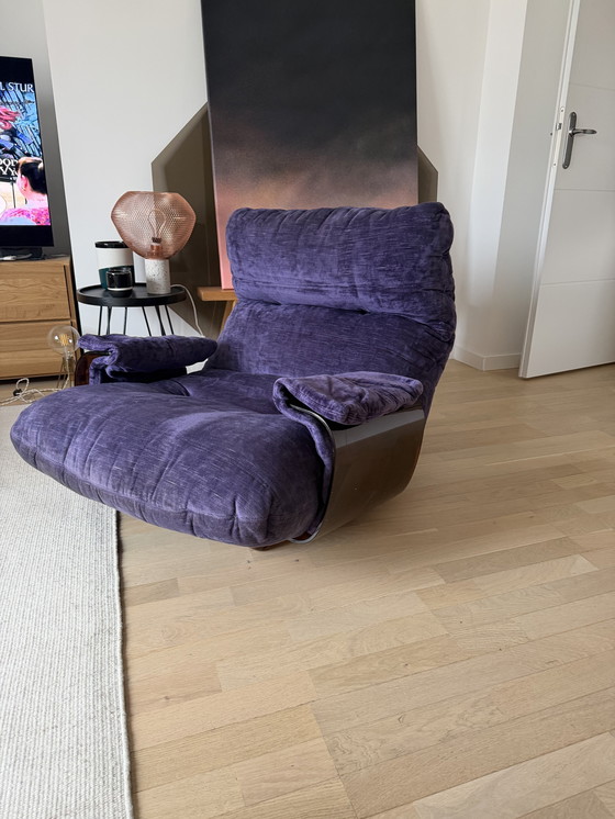 Image 1 of Fauteuil ligne roset Marsala purple velvet