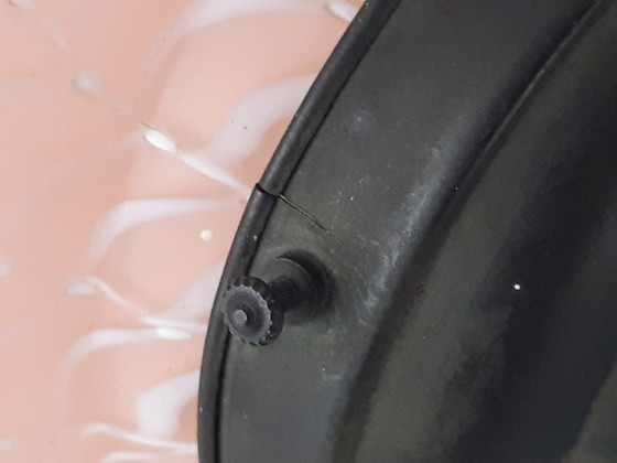 Image 1 of Lampada da soffitto in vetro Art Déco, lampada a sospensione vintage in vetro satinato rosa con attacco in rame