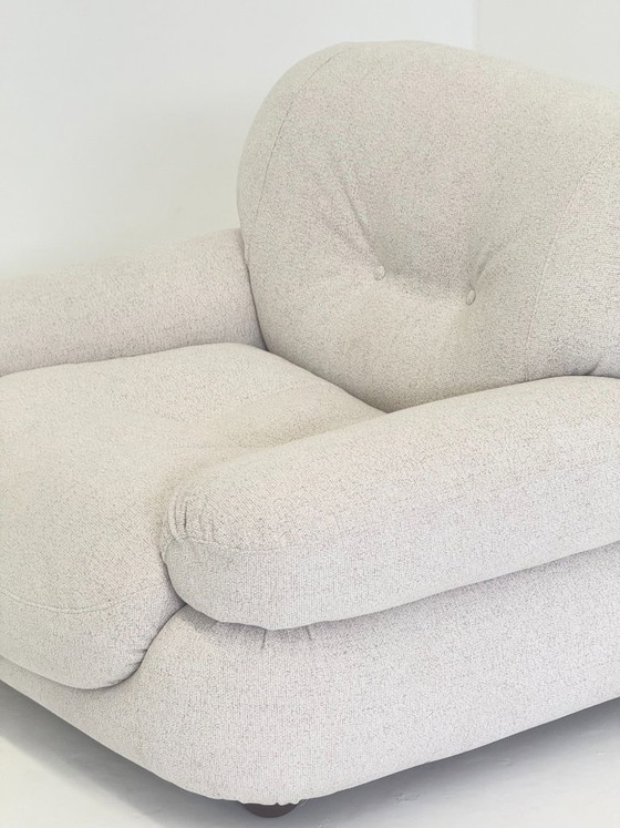 Fauteuil Sapporo de Mario Marenco pour Mobil Girgi, coloris beige crème – Textile (photo 4 of 12)