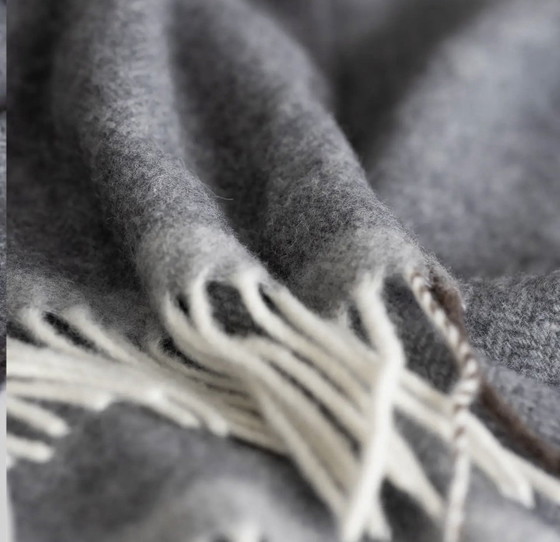 Douillet Cashmere and Merino Wool Throw, Grey, Decorative Objects (photo 2 of 5)