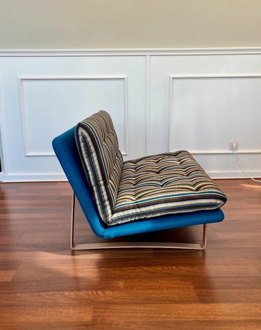 Kho Liang Ie C684 Designersofa (Zweisitzer) – Gepolstert mit Ploegwolle und Paul Smith-Streifen