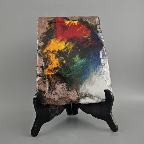 Image 1 of Vintage West-Duitse Fat Lava Muurplaquette Gemaakt Door Vulkan Keramik / Ostara Fliesen. Kleuren: Rood, Oranje, Blauw en Groen.