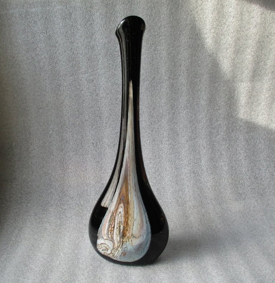 Image 1 of Vintage Florence opaline vaas, glas, hoogte 53 cm, kleuren parelmoer, zwart, swirl.