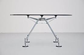 Image 1 of Ronde Vintage Jaren 90 Italiaans Design Nomos Tecno Tafel by Norman Foster