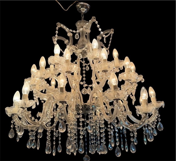 Image 1 of Bellissimo enorme lampadario di cristallo