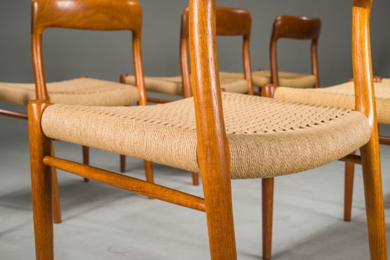 Image 1 of Chaises de salle à manger danoises en teck, modèle 75, par Niels Møller, années 1960, lot de 8