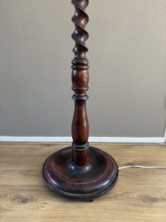 Vintage Gedraaide Houten Vloerlamp Met Riverdale Kap – Vloerlampen, Textile, Wood (photo 4 of 6)