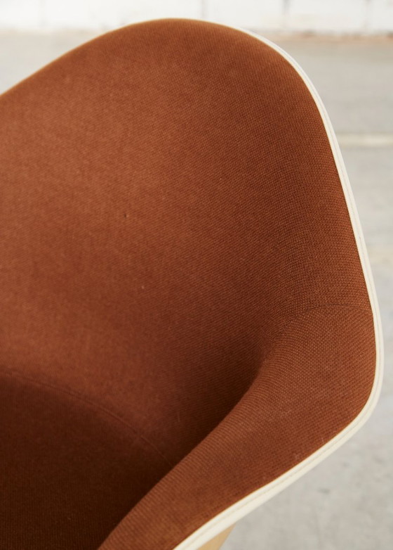 Off-White Dax Fiberglass Chair by Charles & Ray Eames for Vitra – Side chairs (photo 14 of 20)
