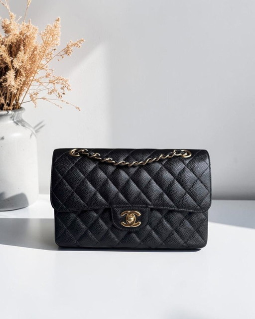 Borsa Chanel Classic Flap Small - Caviar 23CM trapuntata nera con finiture dorate