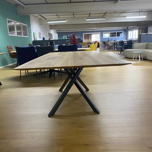 Maas 2.0 – Bert Plantagie, eettafels (photo 2 of 4)