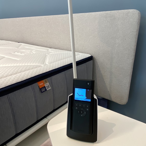 Image 1 of Letto matrimoniale Auping Royal, modello 180x210 cm