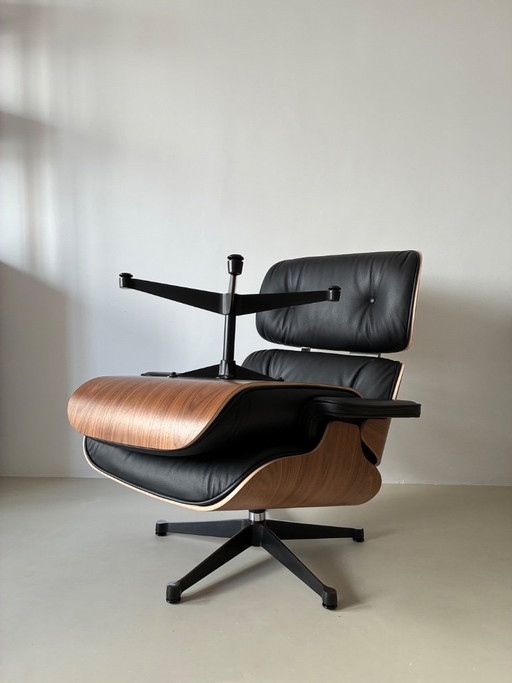 Vitra Eames Lounge Chair & Ottoman NIEUW
