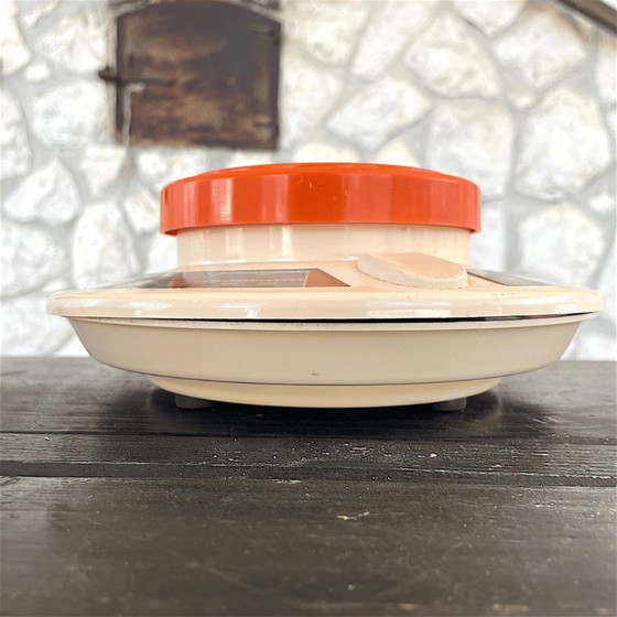 Space Age Fliegende Untertasse Orange Retro Mechanische Küchenwaage mit Kalorienzähler, 1970er – Vipo (photo 6 of 9)