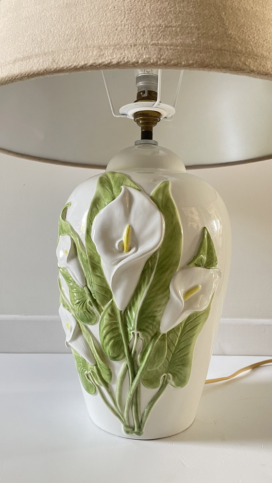 Image 1 of Lampada in ceramica italiana con fiori di arum