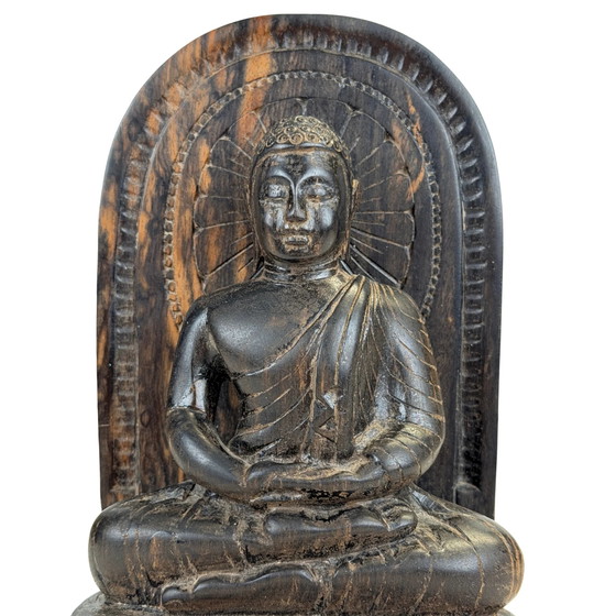Buda de madera de calamandro de Sri Lanka en Dhyana Mudra con aureola – Lote 756 – Esculturas (photo 2 of 8)
