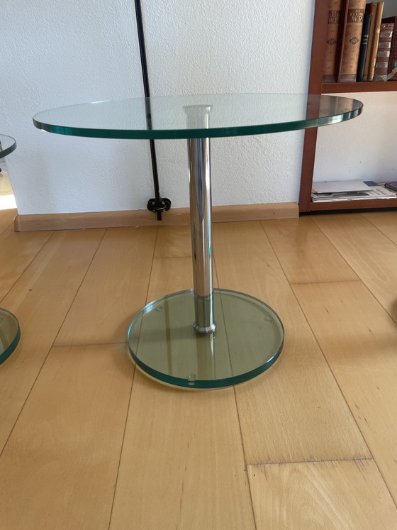 Trois tables rondes en verre design – Tables d'appoint, Glass, Metal (photo 3 of 5)