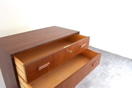 Image 1 of Cassettiera danese in teak di metà secolo, anni '60.