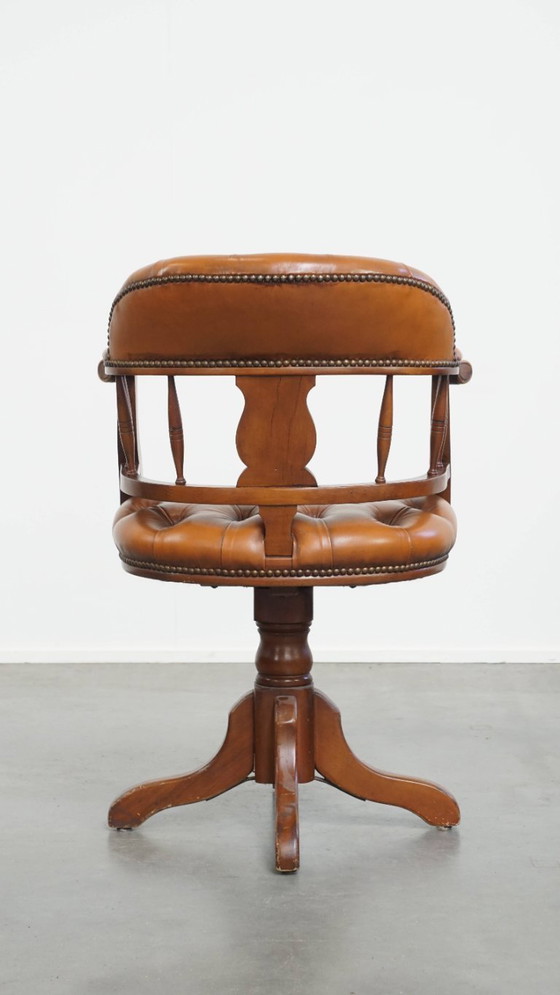 Image 1 of Sedia da ufficio Chesterfield classica in pelle bovina e legno in stile inglese