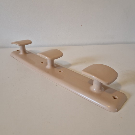 Image 1 of Porte-manteau mural en plastique style années 1970, porte-serviettes futuriste