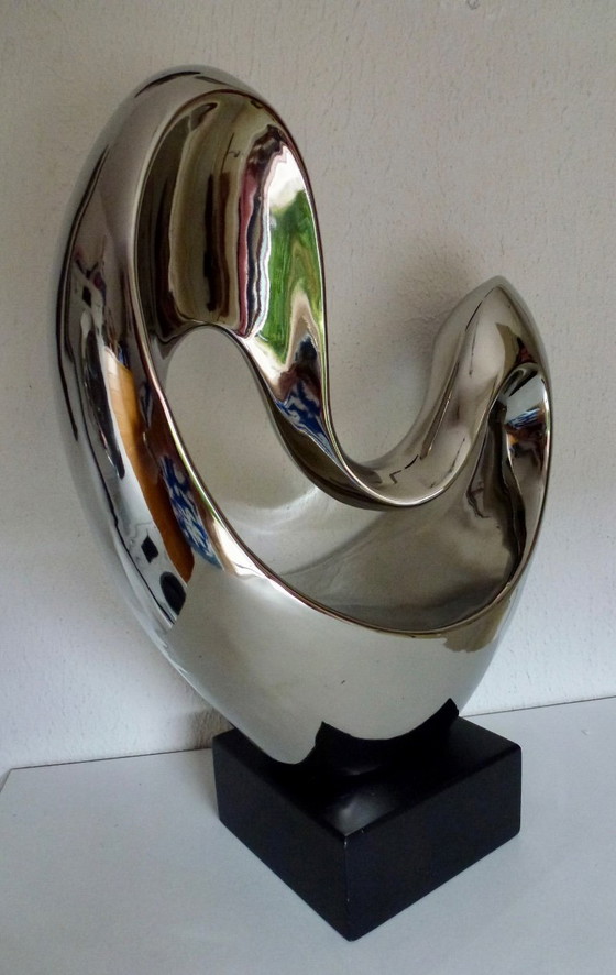 Escultura exclusiva de Peri Ceramics en forma de corazón de plata – 34 cm (Peri Living). (photo 4 of 8)