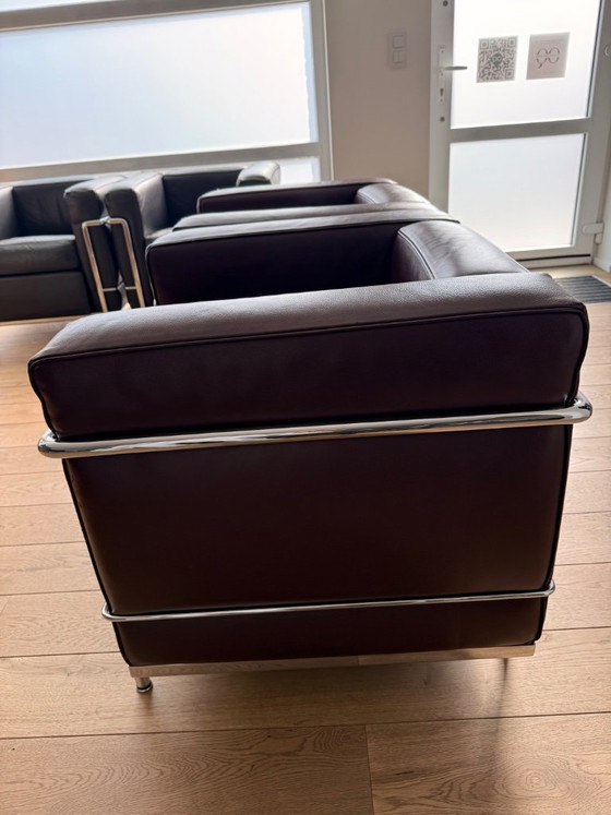 Authentic Pair Cassina LC2 – Le Corbusier – Bordeaux Leather – Chairs and lounge chairs, Chrome (photo 3 of 12)