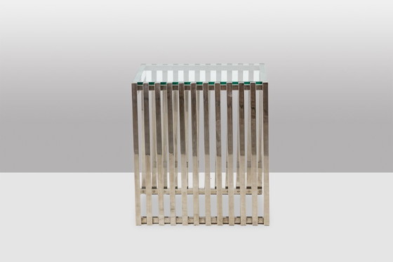 Image 1 of Coppia di tavolini o comodini in metallo cromato. Anni '70.