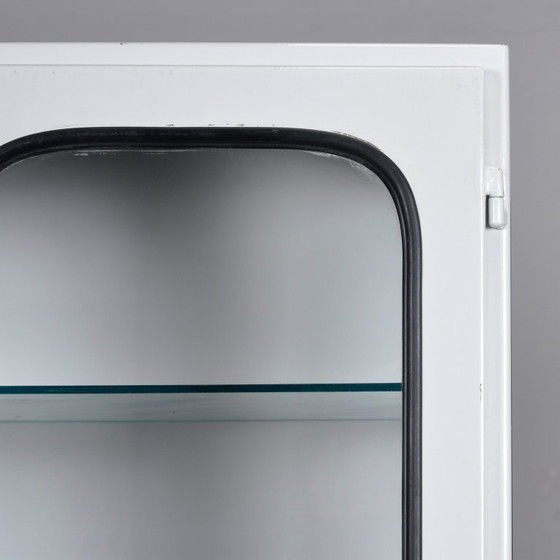 Image 1 of Armadietto medico d'epoca, anni '70