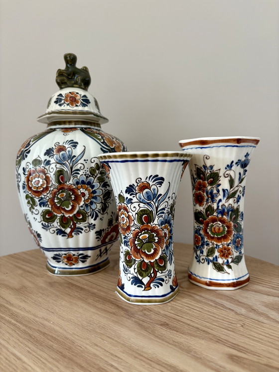 Image 1 of Delft Polychrome vases set hand-painted