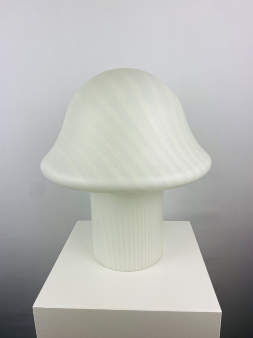 1 de 3 Lámparas de mesa grandes de cristal blanco con diseño de seta y rayas de cebra de Peill y Putzler, XL, 1970
