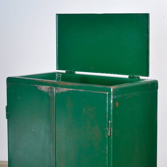 Image 1 of Gabinete industrial de hierro, década de 1970