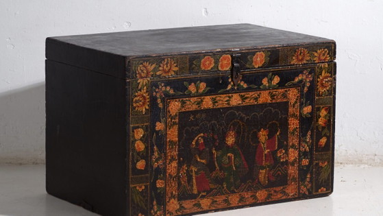 Baule antico dipinto in legno di pino – Cina, circa 1900 – Oggetti decorativi, Iron (photo 3 of 40)