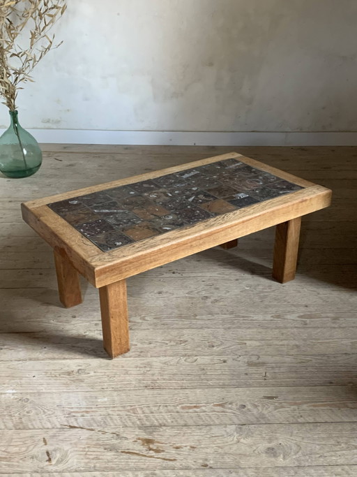 Brutalist coffee table in solid oak and marble from the 70s – salontafels, Scandinavian (photo 2 of 9)