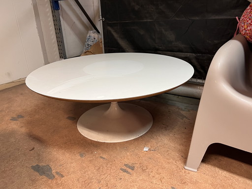 Table basse originale Artifort – Geoffrey van Harcourt – années 1980 – rouge/blanc – 100 cm