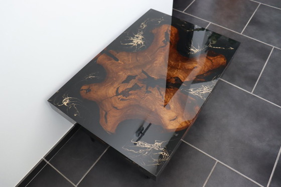 Image 1 of Table basse design en époxy