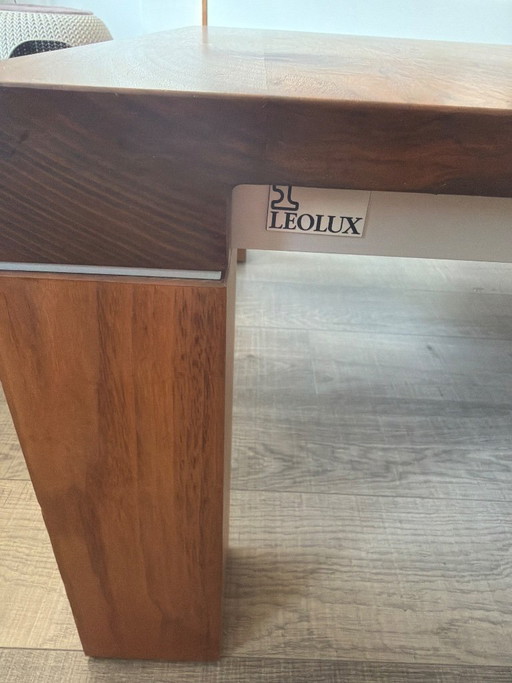 Leolux design table with aluminium detail